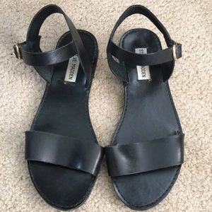Steve Madden Donddi Black Leather Sandals